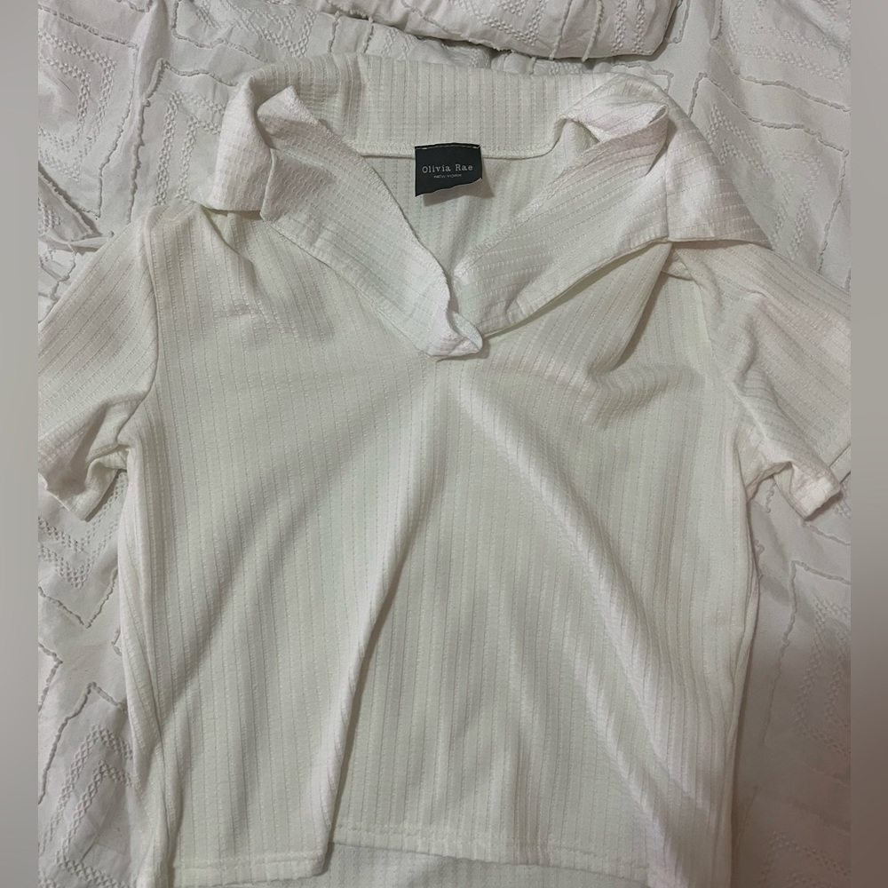 white collared t-shirt